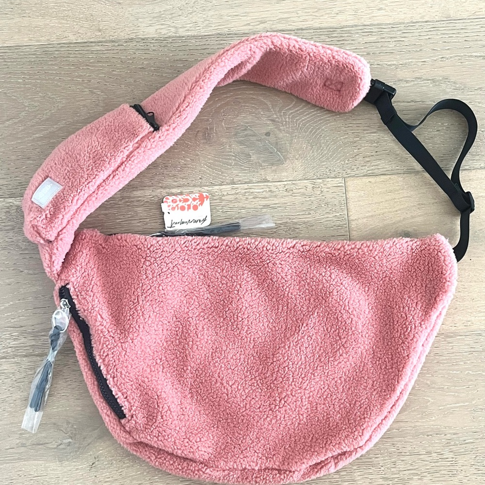 New Pink Fleece Large Crossbody Bag - Picture 2 of 4